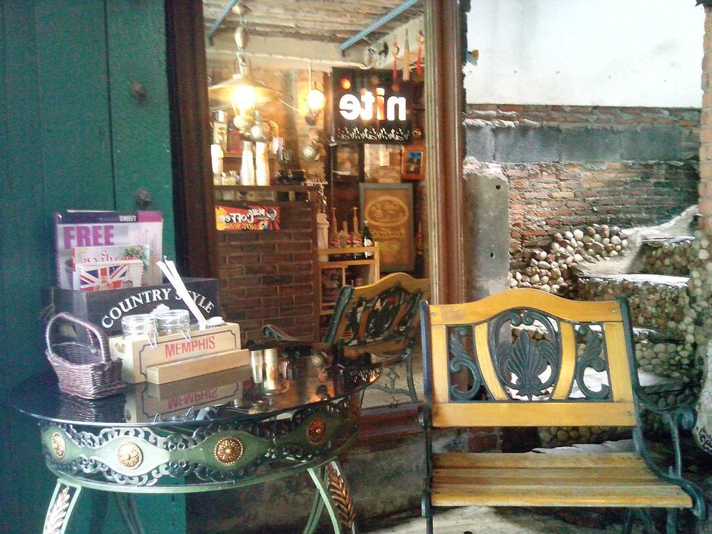 Café de Baan Raow Hotel Bangkok Buitenkant foto